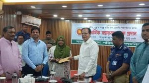 লালমনিরহাটে গরিব, দুঃস্থ ও অসুস্থ ব্যক্তি এবং মেধাবী শিক্ষার্থীদের মাঝে আর্থিক সহায়তা প্রদান। 4 received 1152857993979093 || Dailydeshsomoy