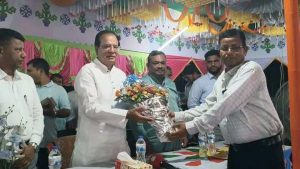 লালমনিরহাটে শারদীয় দুর্গোৎসবের বিভিন্ন দুর্গাপূজা মণ্ডপ পরিদর্শন করেন ত্রাণ মন্ত্রী, 3 received 2130765650962626 || Dailydeshsomoy