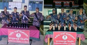 চাঁপাইনবাবগঞ্জে ৫৩ বিজিবির পৃথক অভিযানে নেশাজাতীয় সিরাপ ও মদ জব্দ, 2 received 976137152208284 || Dailydeshsomoy
